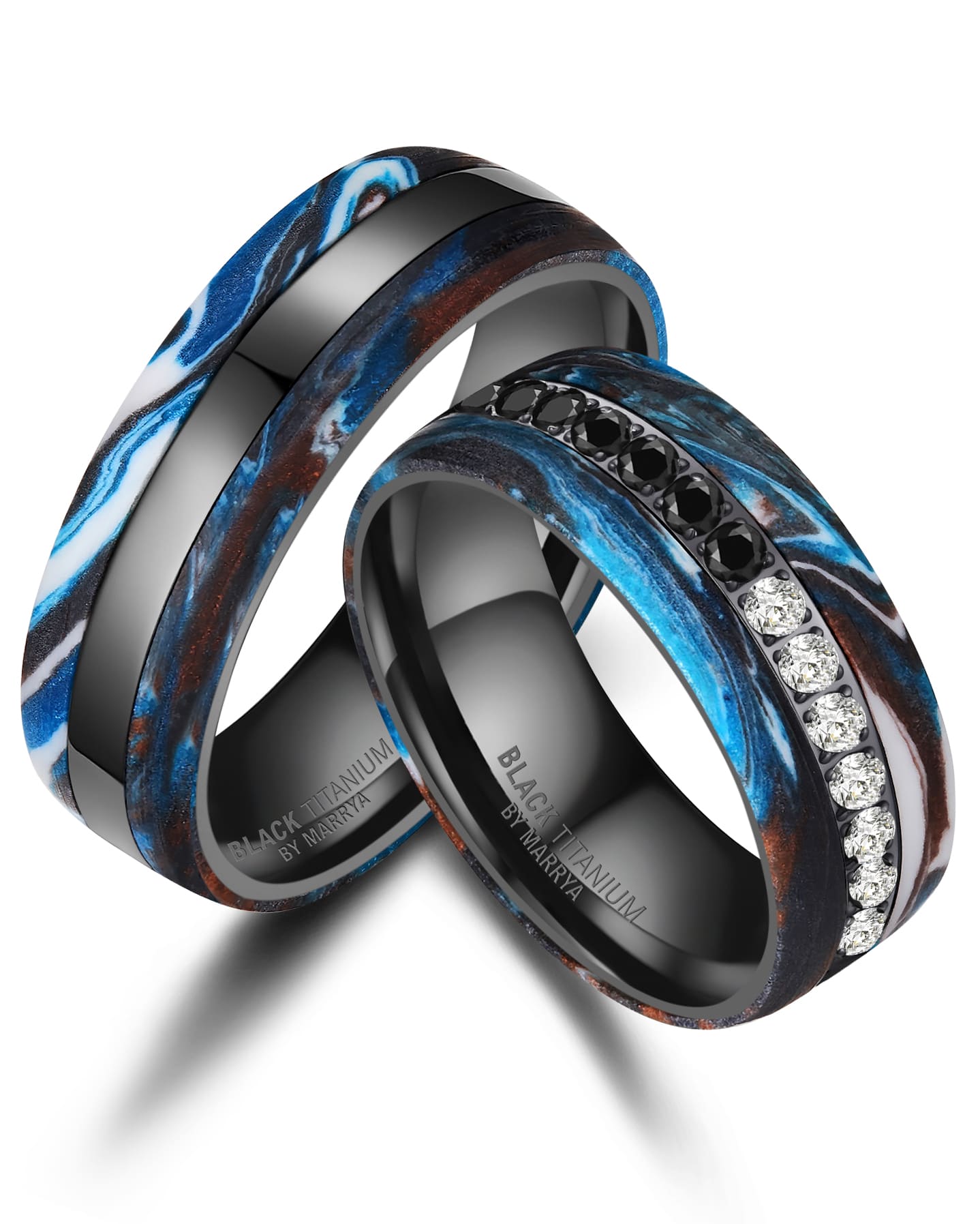Partnerringe Black Titanium mit blauem Harzguss und rundherum mit weißen und schwarzen Zirkonias